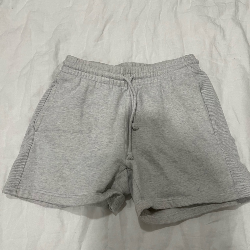 COPY - Aritzia TNA Cozy Sweat Shorts